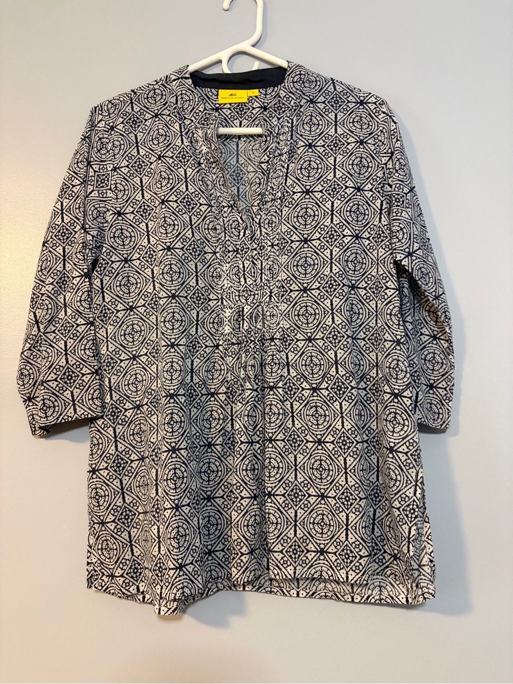 Roller Rabbit Navy and White Geometric V-Neck Tunic Top